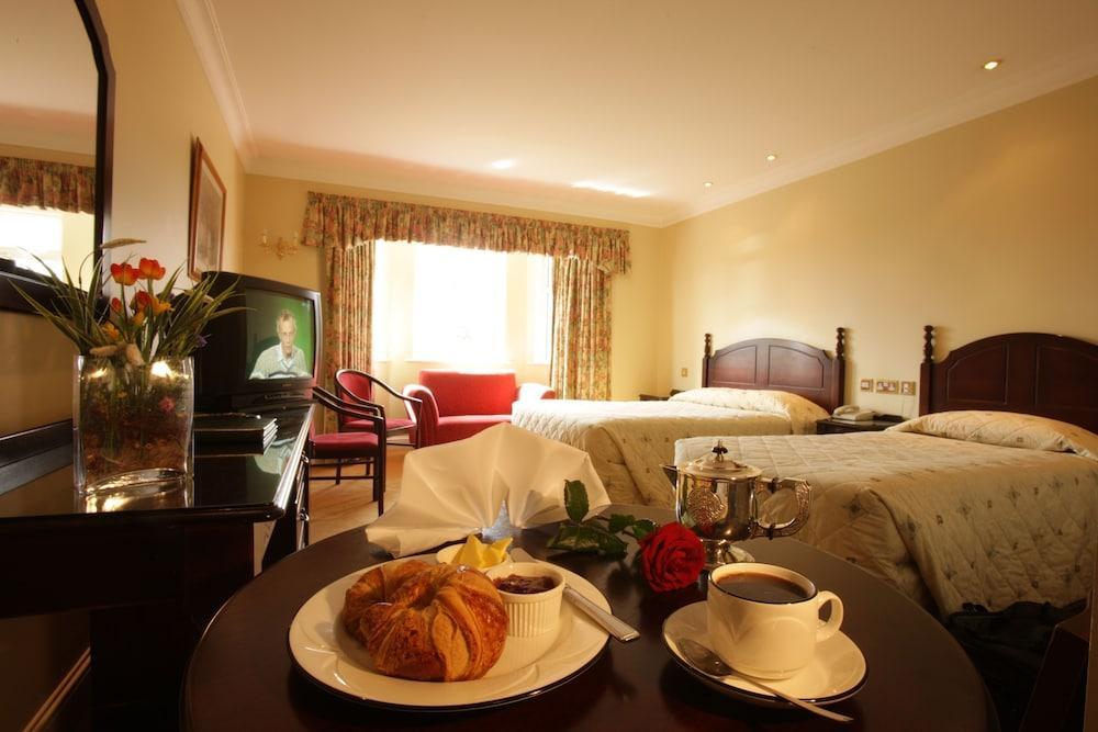 Twin Trees Hotel & Leisure Club บัลลินา ภายนอก รูปภาพ