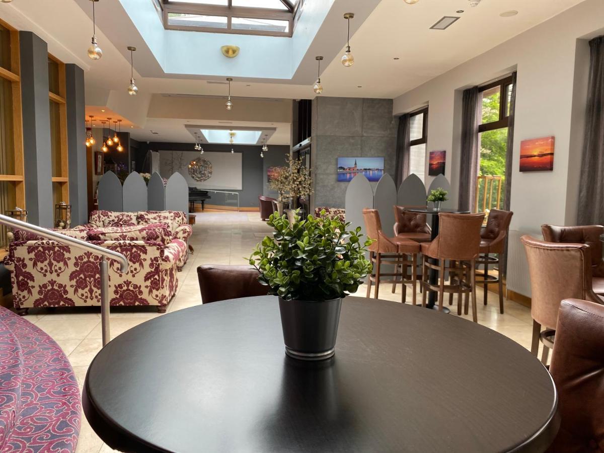 Twin Trees Hotel & Leisure Club บัลลินา ภายนอก รูปภาพ