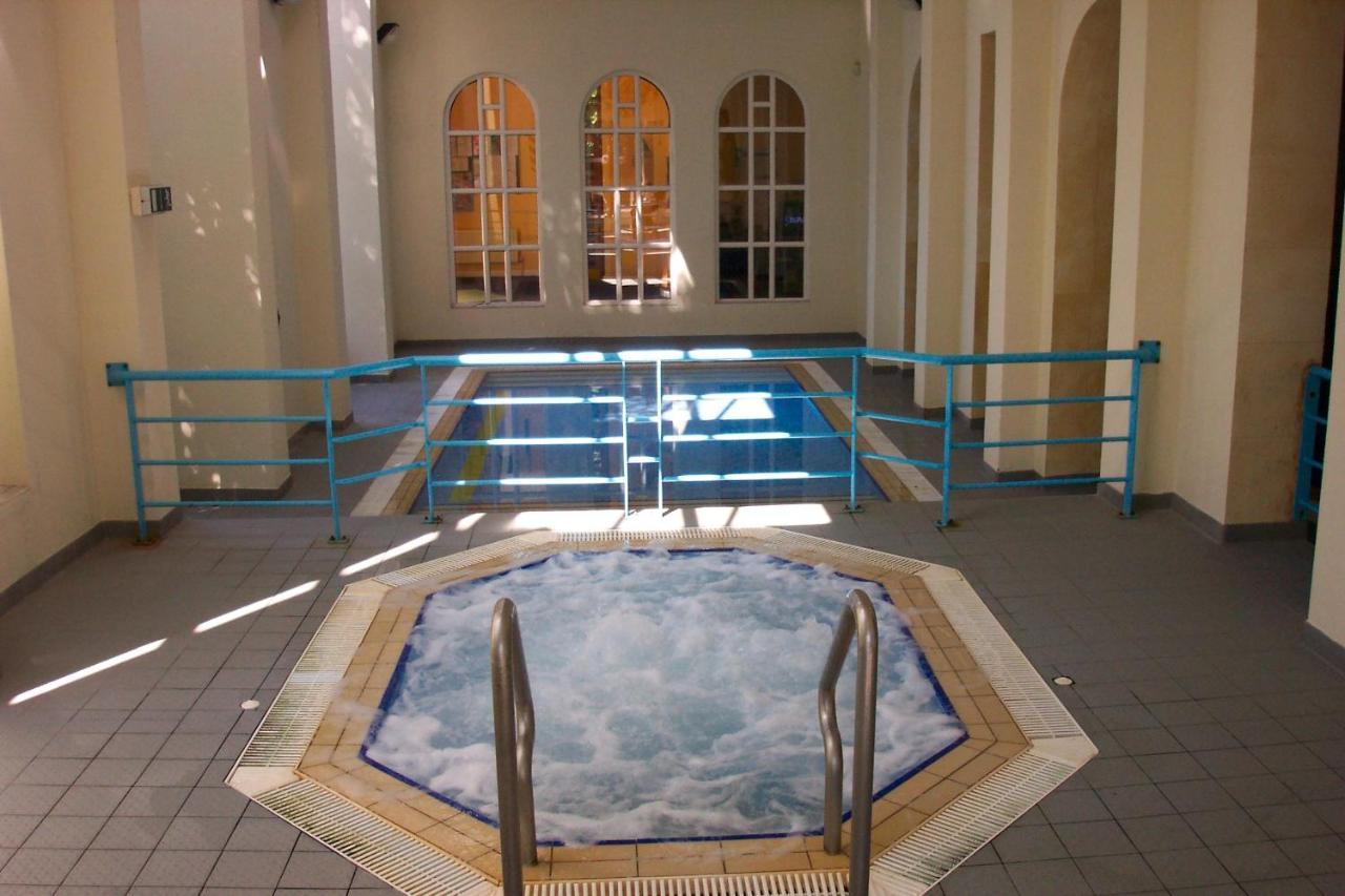 Twin Trees Hotel & Leisure Club บัลลินา ภายนอก รูปภาพ